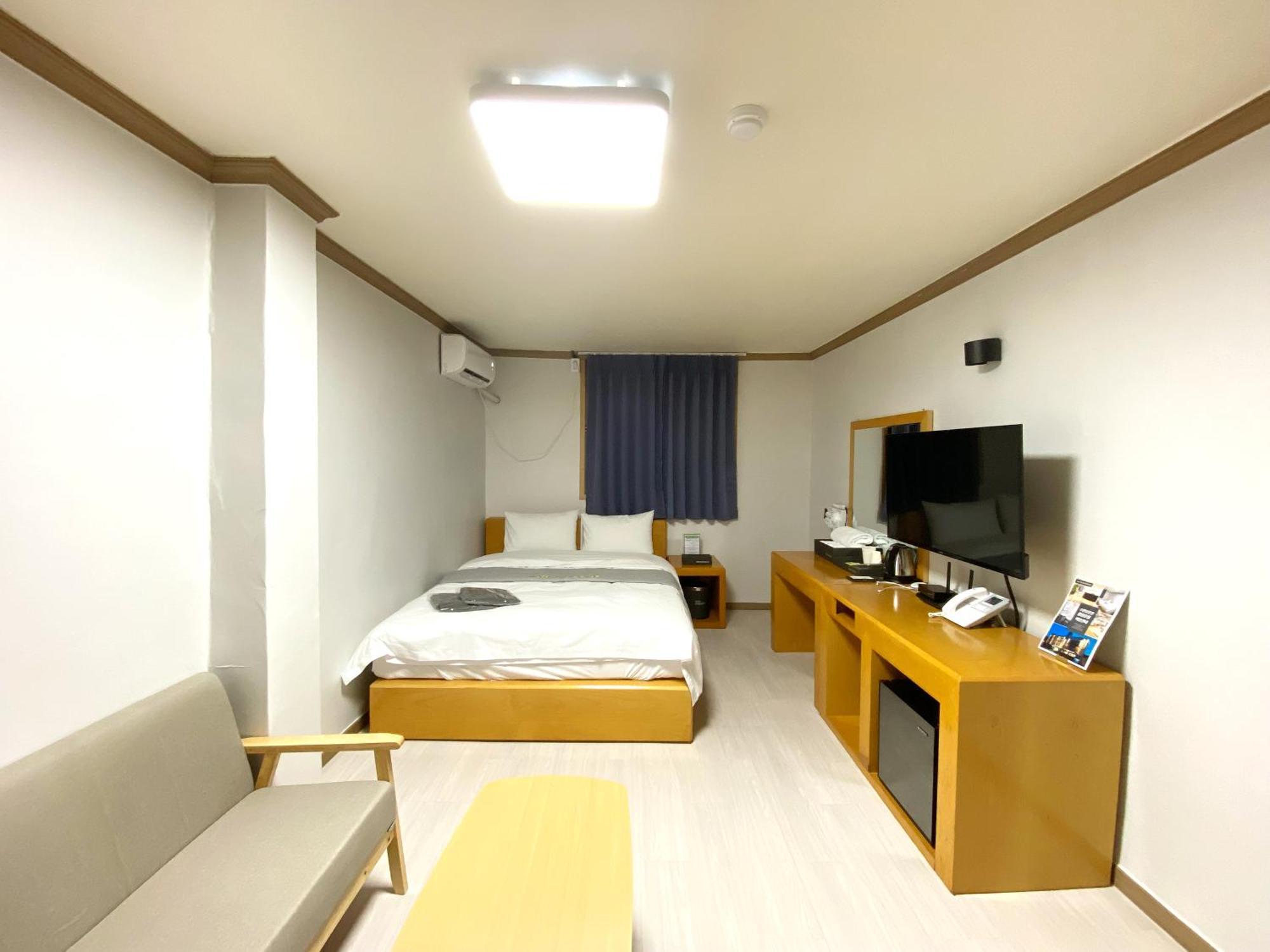 Suanbo Hot Spring Healing Hotel ชองจู ภายนอก รูปภาพ