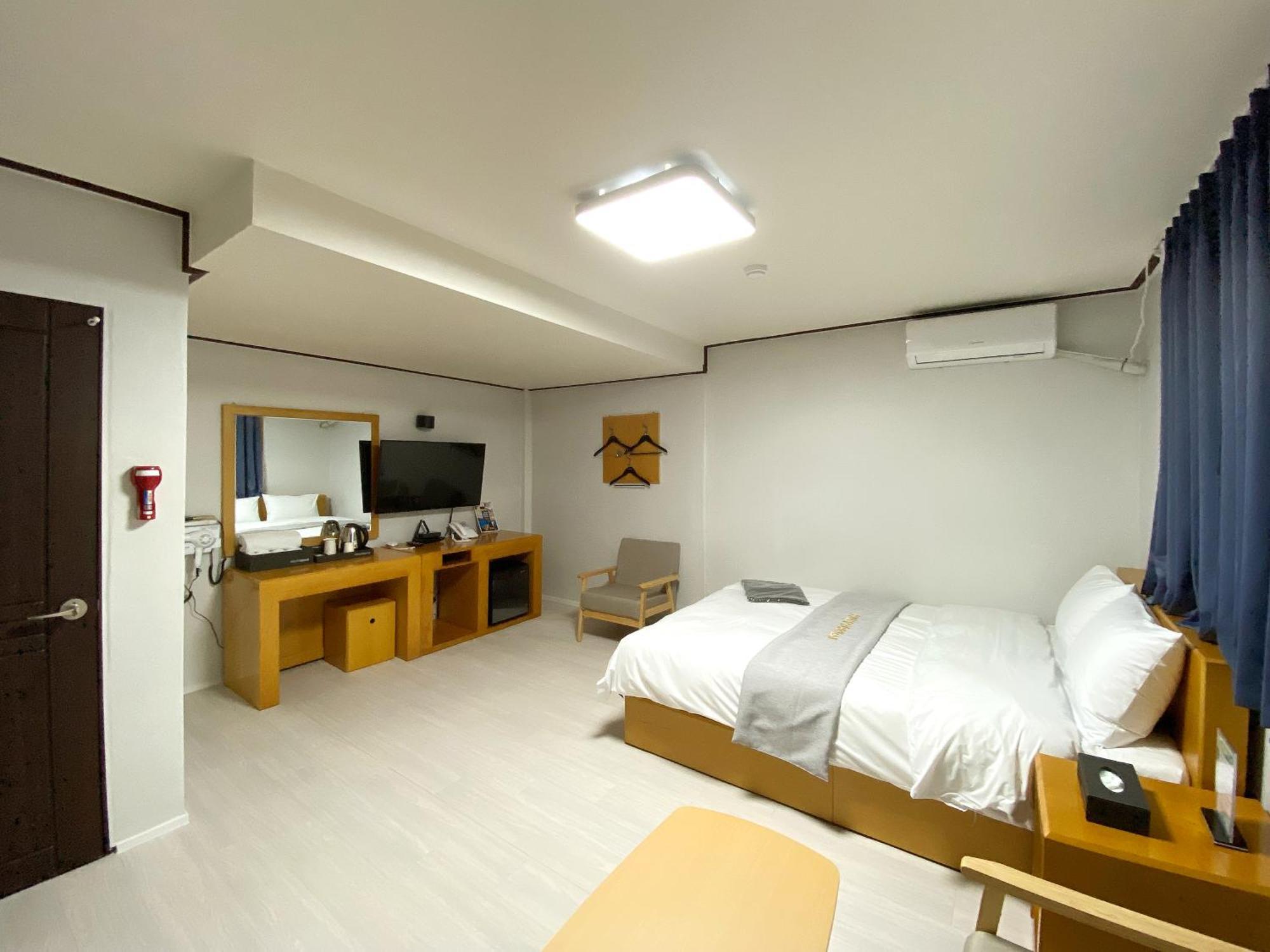 Suanbo Hot Spring Healing Hotel ชองจู ภายนอก รูปภาพ